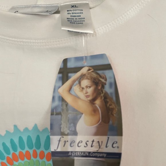 Size XL Danskin Southwest Design Sleeveless White top - Picture 6 of 8